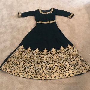 Emerald green with gold trim gown 3/4 sleeves